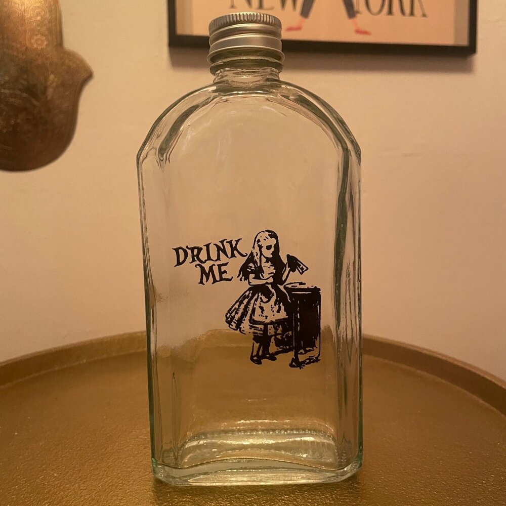 RARE Alice In Wonderland Drink Me Flask - Picture 2 of 3